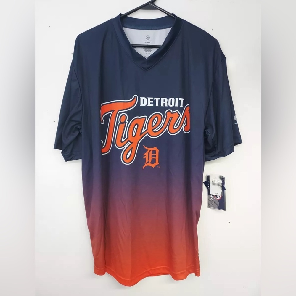 True Fan MLB Detroit Tigers Mens Ombre Polyester V-Neck T-Shirt L NWT